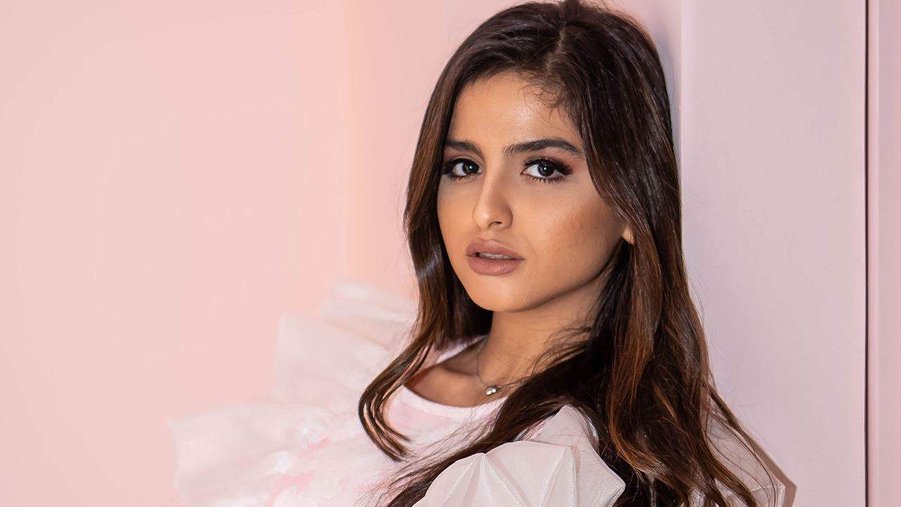 حلا الترك أصبحت حديث متابعيها بسبب ما فعلته مع الأيتام 