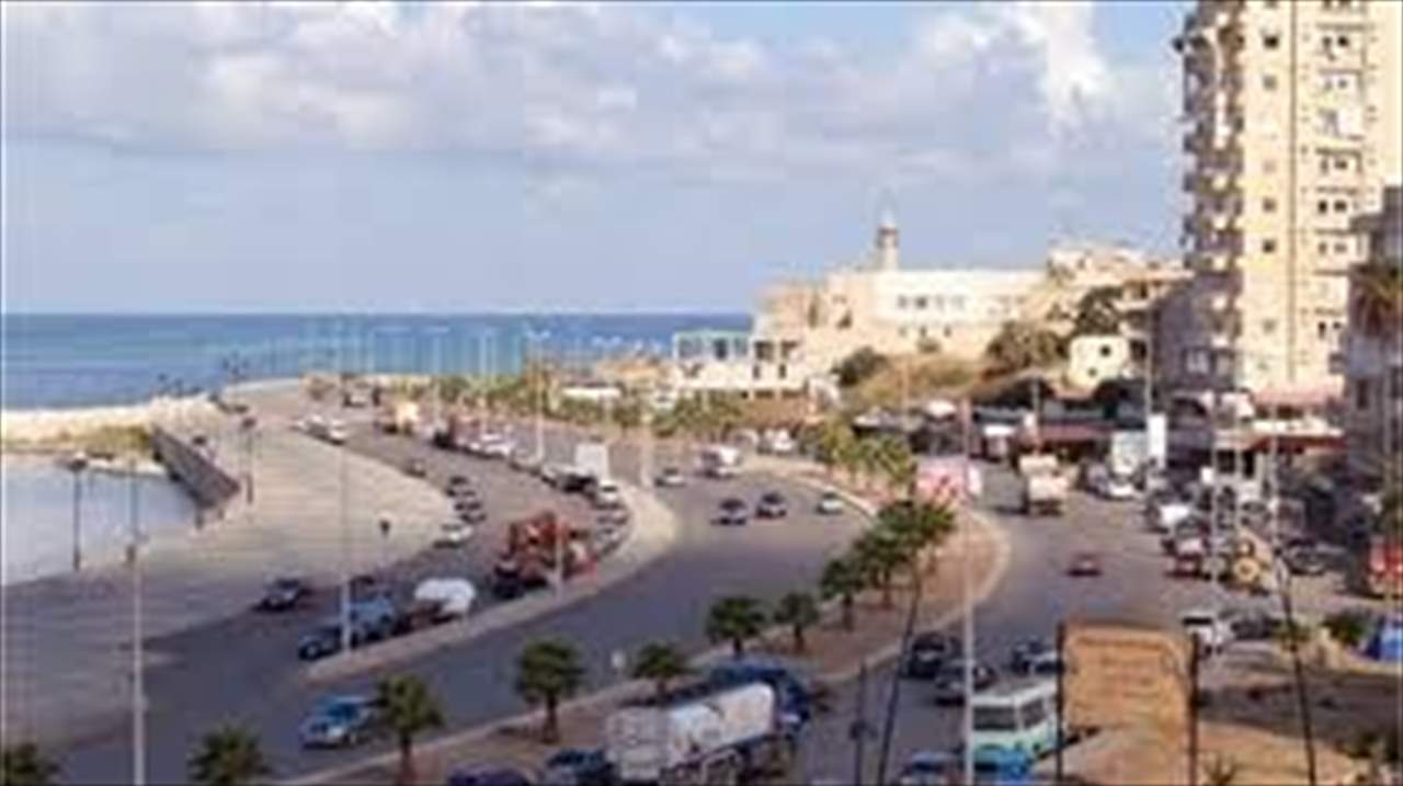 مواطن هدد بإحراق نفسه ومصرف في صيدا