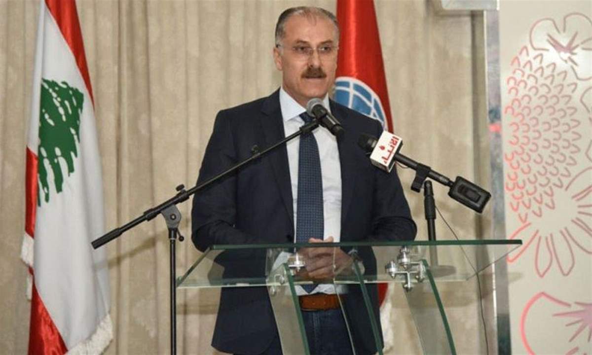 عبد الله نقلا عن بيفاني: لا صحة لما يُشاع عن تحويل نصف راتب لموظفي القطاع العام هذا الشهر