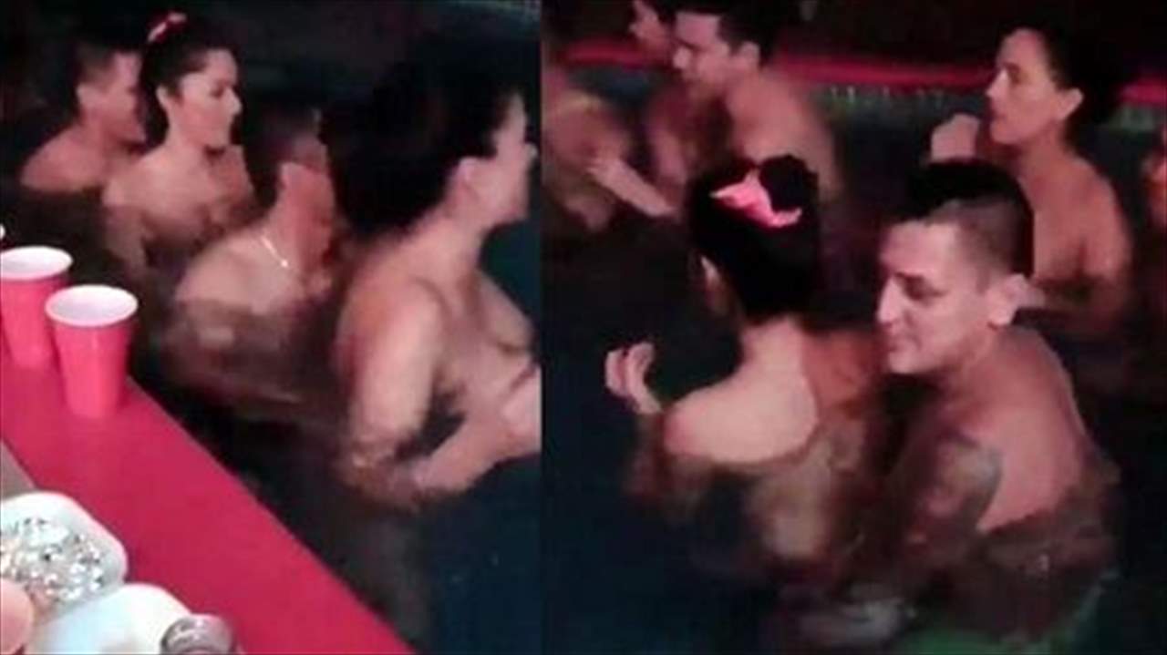 فضيحة: لاعبو المنتخب نظّموا حفلة مع 30 عاهرة قبل المونديال !!