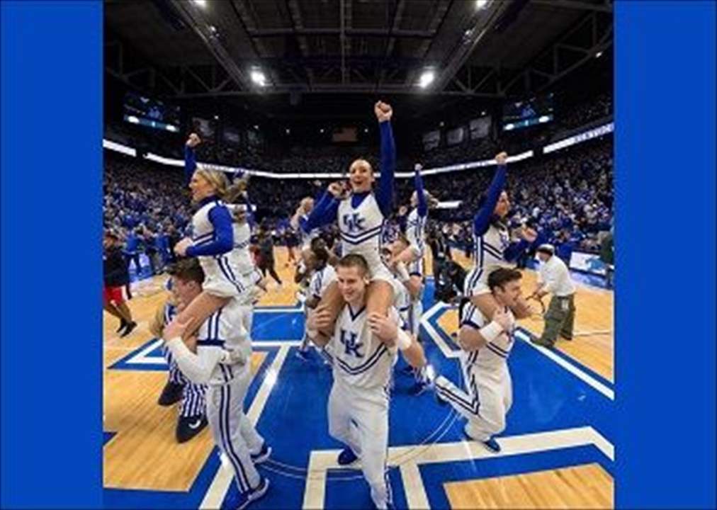 فضيحة cheerleaders جامعية .. عريّ وكحول وسلوكيّات منحرفة