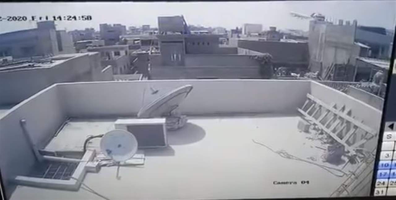 بالفيديو - لحظة سقوط الطائرة الباكستانية المنكوبة
