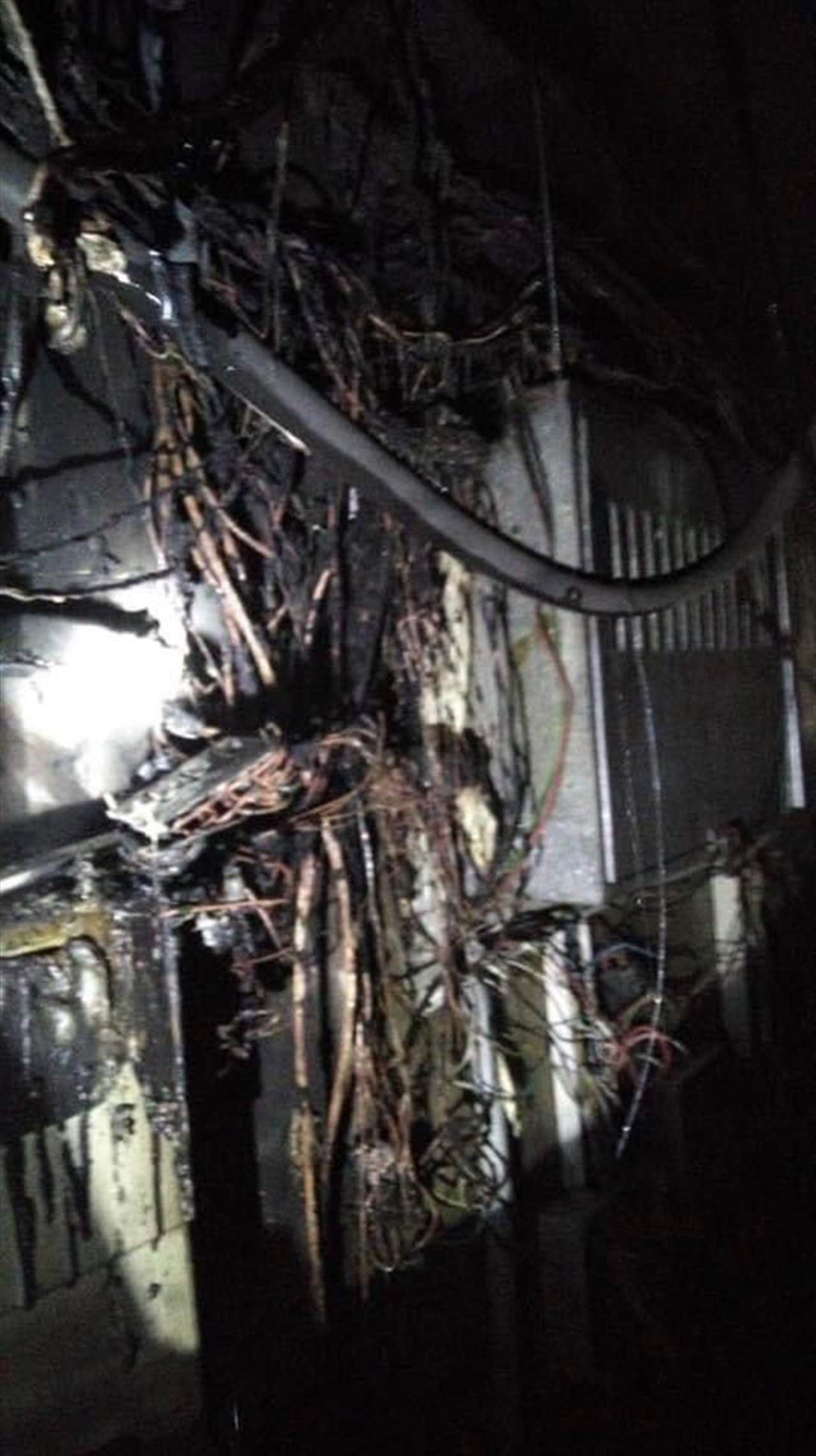 حريق غرفة للتغذية بالطاقة الكهربائية في عمشيت