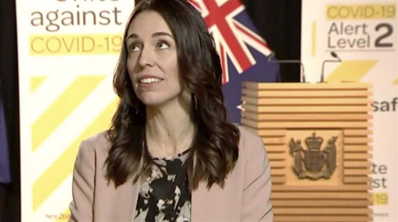 بالفيديو - زلزال يهز عاصمة نيوزيلندا أثناء مقابلة مباشرة لرئيسة الوزراء