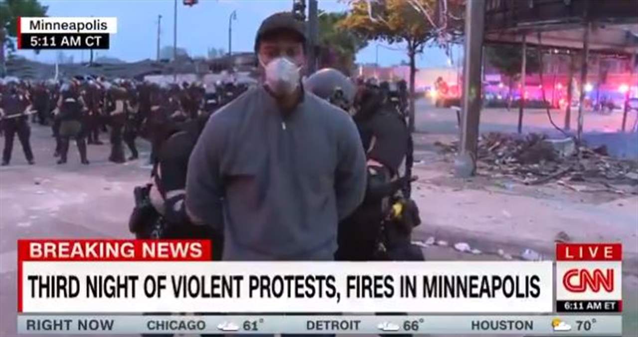 فيديو- شرطة منيابوليس تلقي القبض على مراسل الـ"سي أن أن"