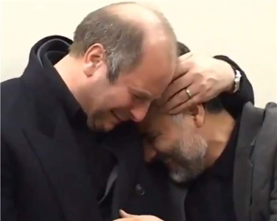 فيديو عمره 15 عاماً... سلــيماني يبكي في أحضان رئيس البرلمان الإيراني الجديد