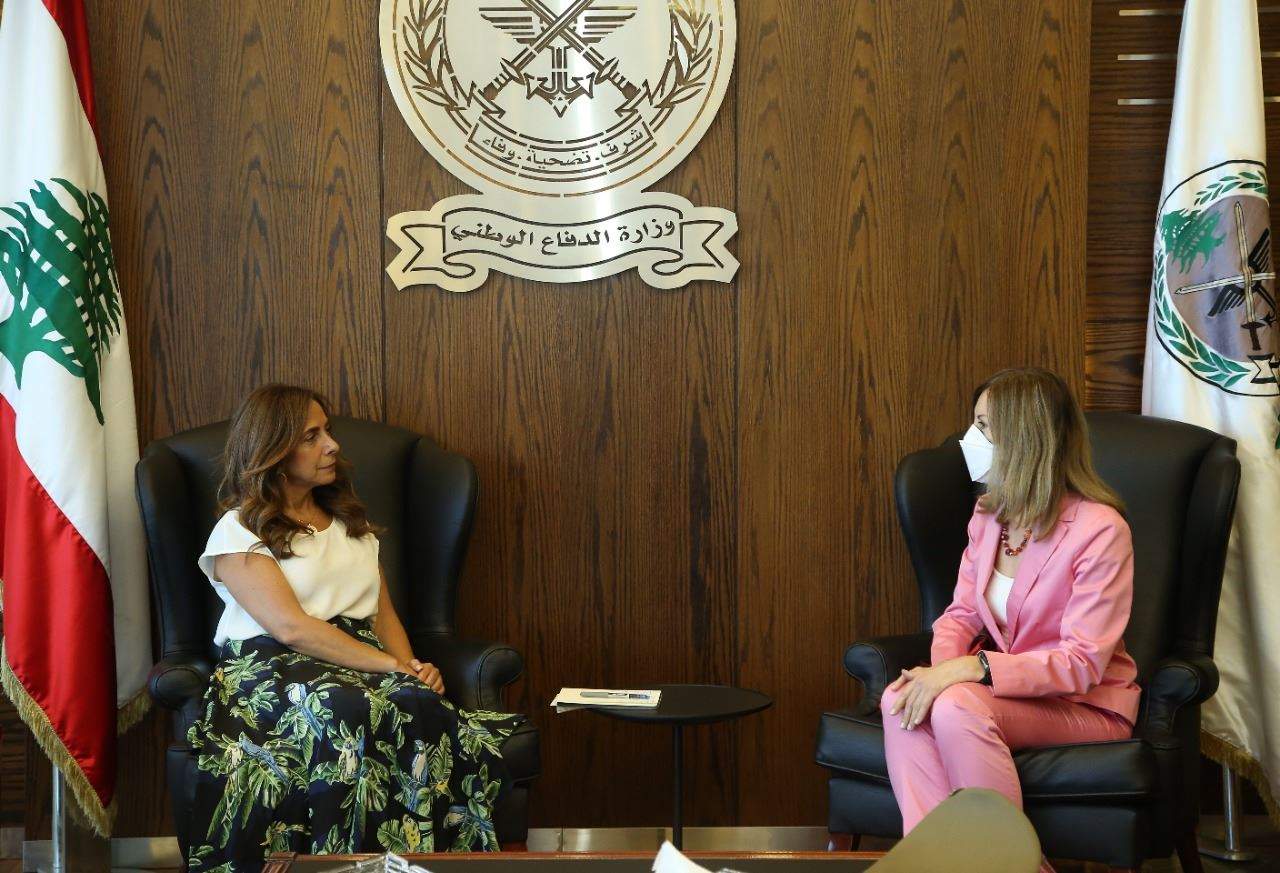 سلسلة لقاءات لوزيرة الدفاع زينة عكر 