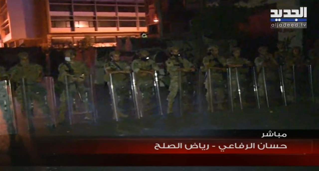 تغطية مباشرة للاحتجاجات والمواجهات في وسط بيروت تتابعونها الآن… لمشاهدة البث المباشر لقناة الجديد على الرابط التالي: