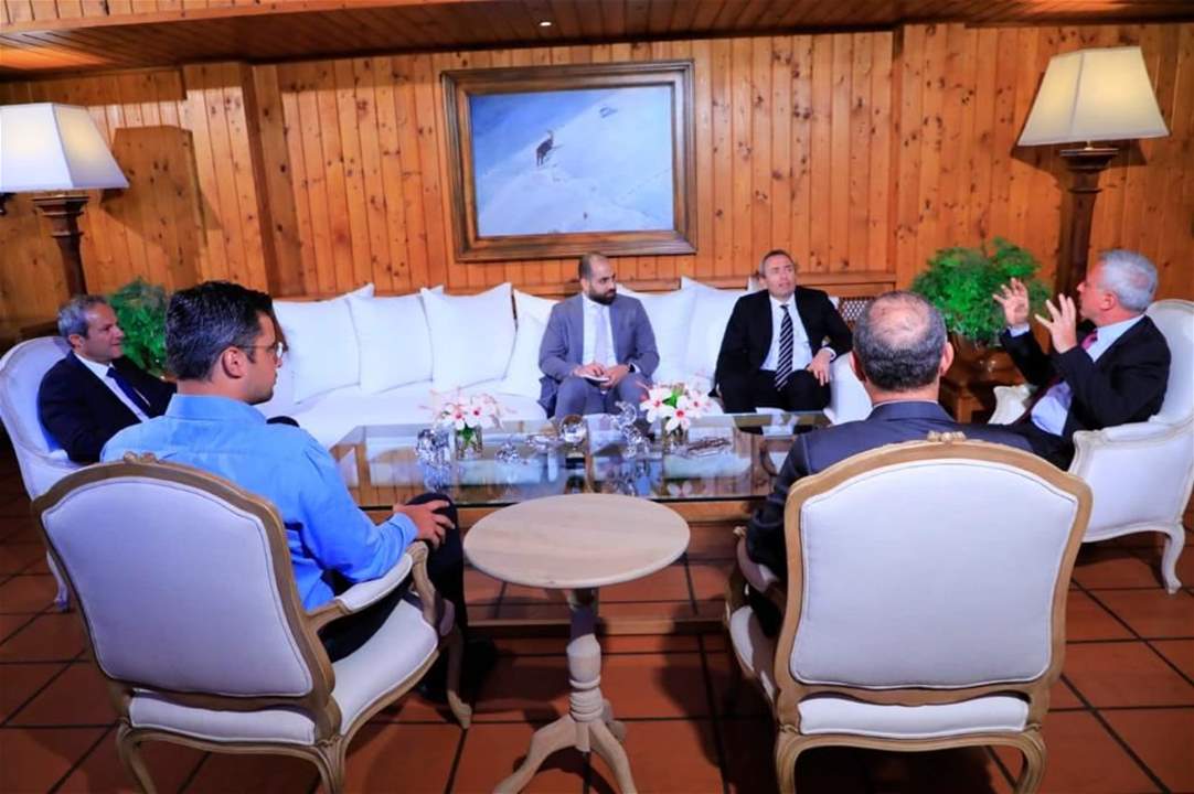 رئيس تيار المرده عرض التطورات مع السفير البريطاني