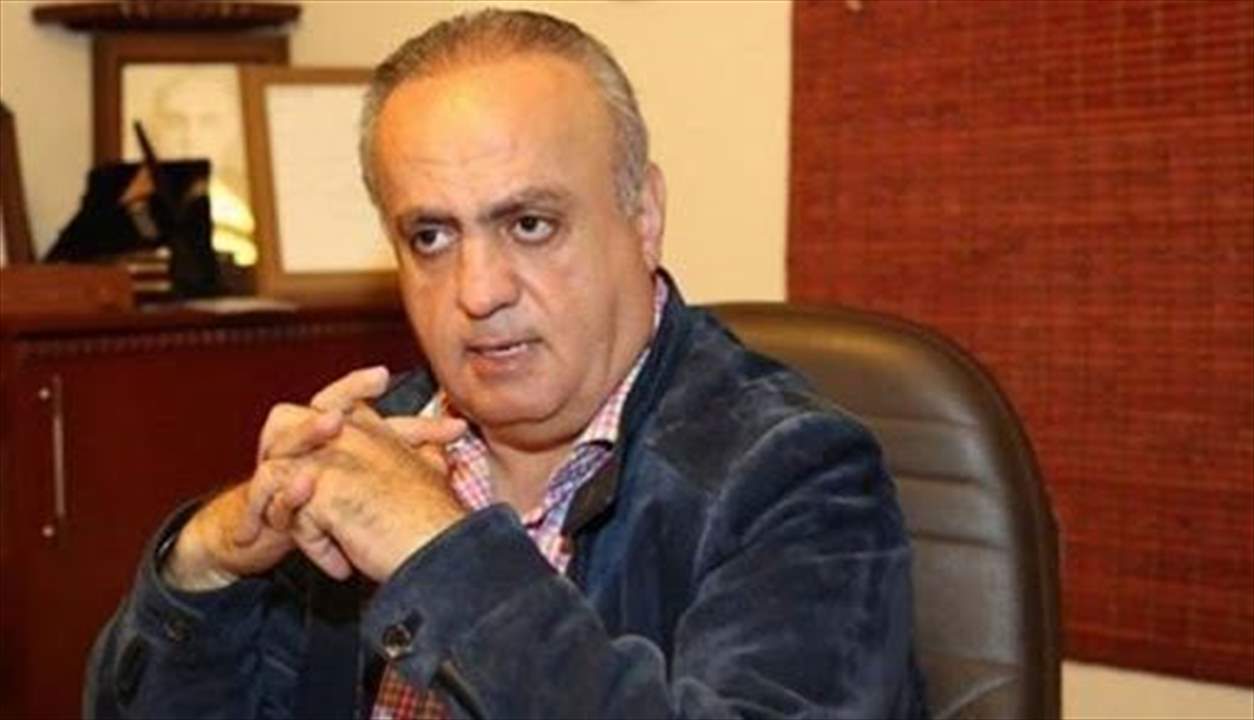 وهاب: "يا بك فيك تحل عن بهيج أبو حمزة خدمك تلاتين سنة وشلحتو كل تعبو بيكفي بقا..."
