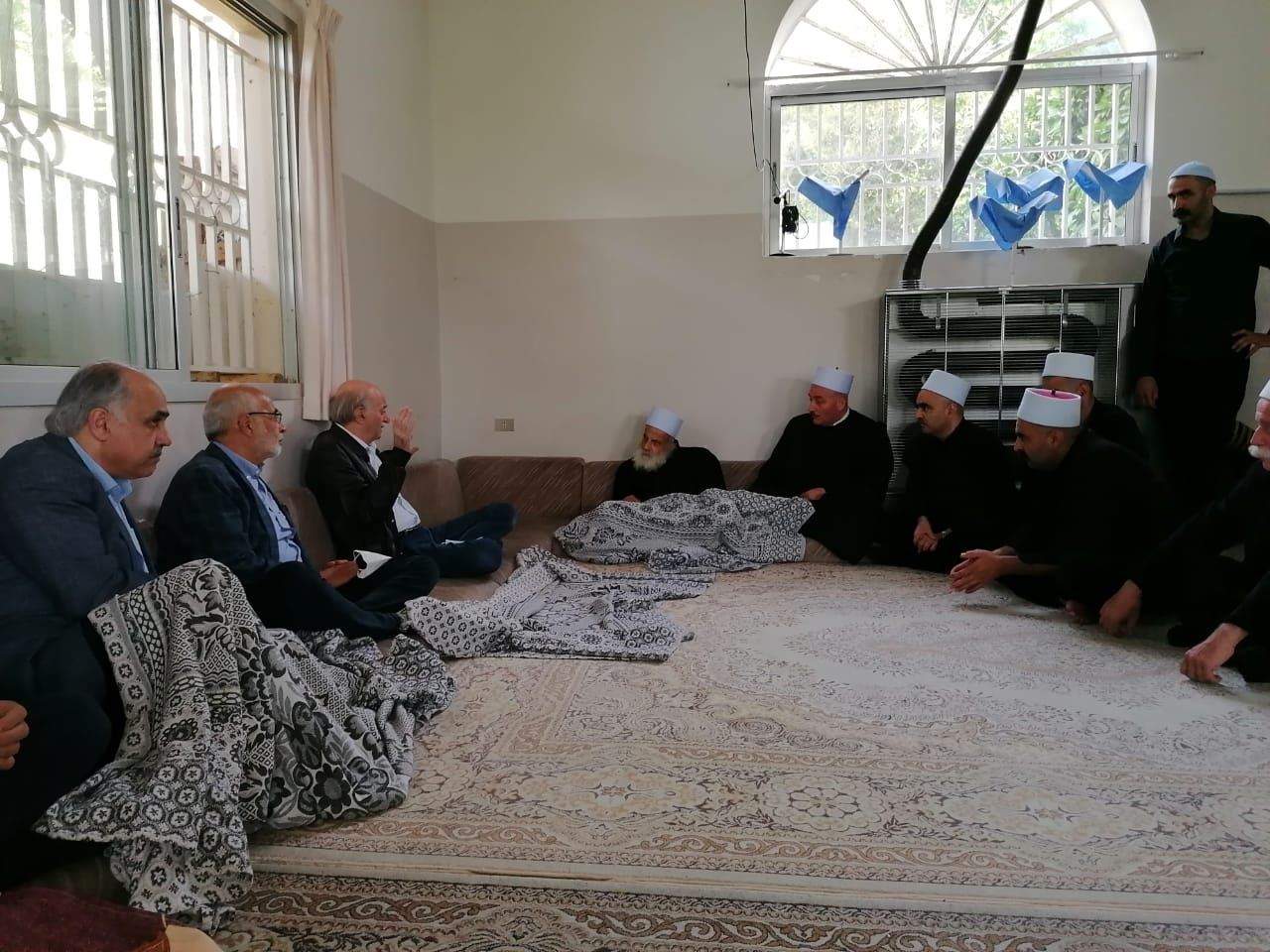 جنبلاط في زيارة لمراجع روحية درزية… استعراض المساعي الأخيرة لرأب الصدع على مستوى الطائفة