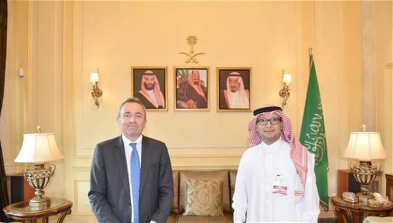 سفير السعودية في لبنان وليد بخاري يستقبل في مقر اقامته باليرزة ​سفير بريطانيا في لبنان ​كريس رامبلنغ ويبحث معه المستجدات الراهنة