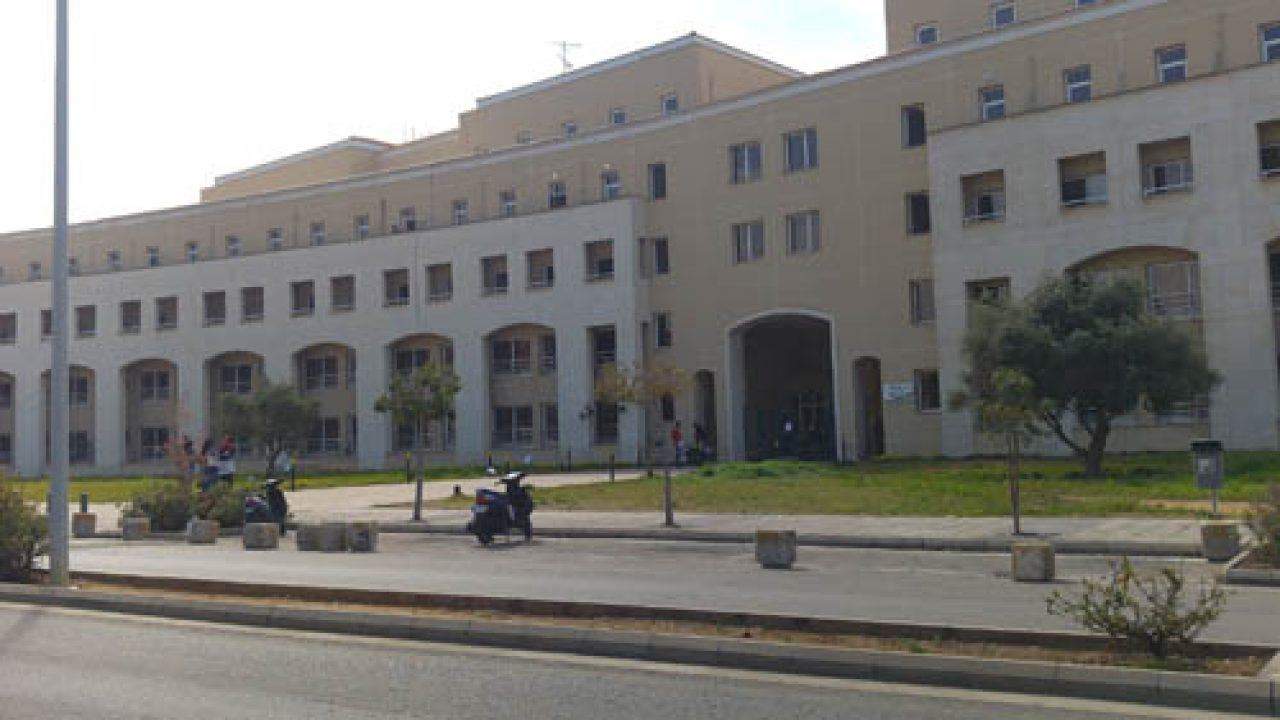 "الاخبار" ... "اللبنانيّة" تهجّر الطلاب من السكن الجامعيّ