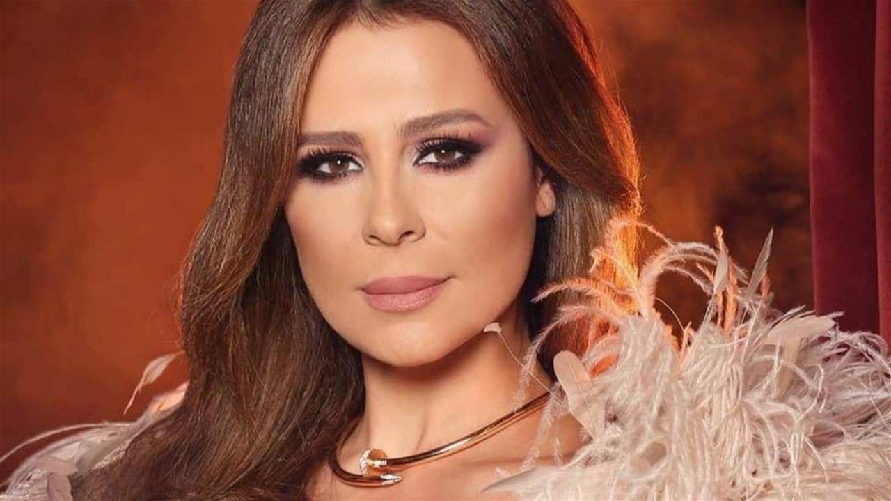 كارول سماحة تكشف سر اختيار باسل الزارو في Bon Voyage ..هل مع إسقاط الحكومة وماذا عن مهرجانات بعلبك ؟