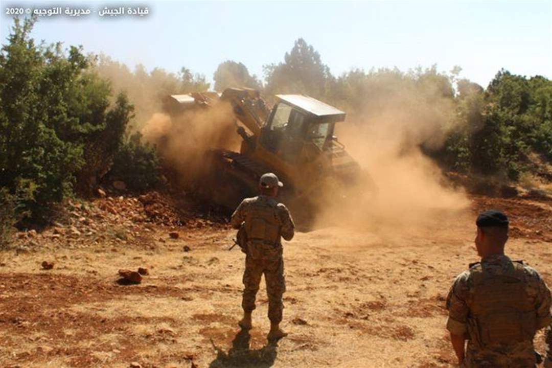 بالصور - اقفال معبر غير شرعي في محلة حرف السماقة – الهرمل