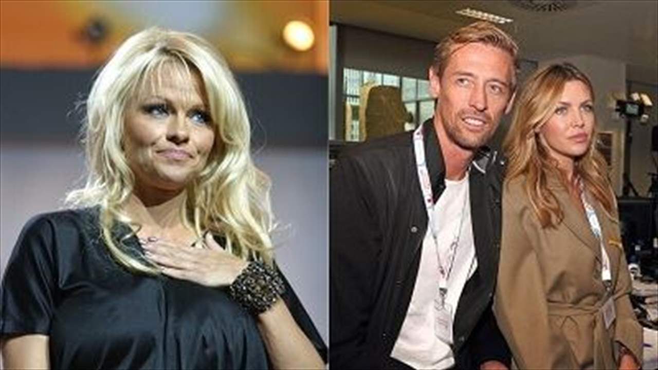 زوجة نجم ليفربول منعته من التقاط صورة مع باميلا أندرسون !!