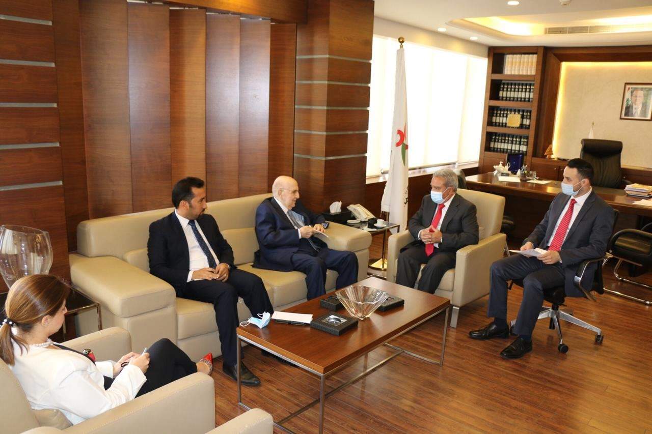  المشرفية عرض مع الأمين العام المساعد لجامعة الدول العربية ملف النازحين وخطة العودة