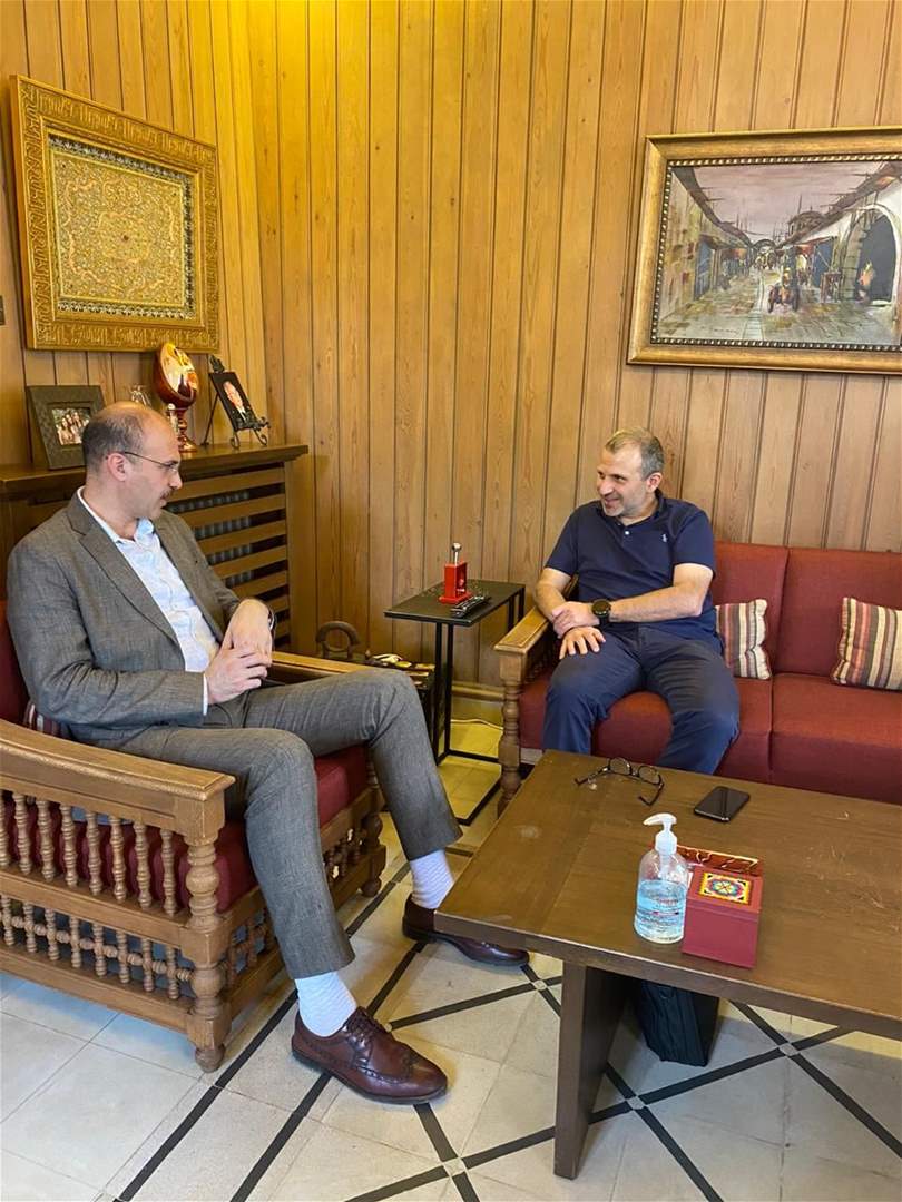 وزير الصحة حمد حسن التقى رئيس التيار الوطني الحر النائب جبران باسيل وهذا ما تم البحث فيه 