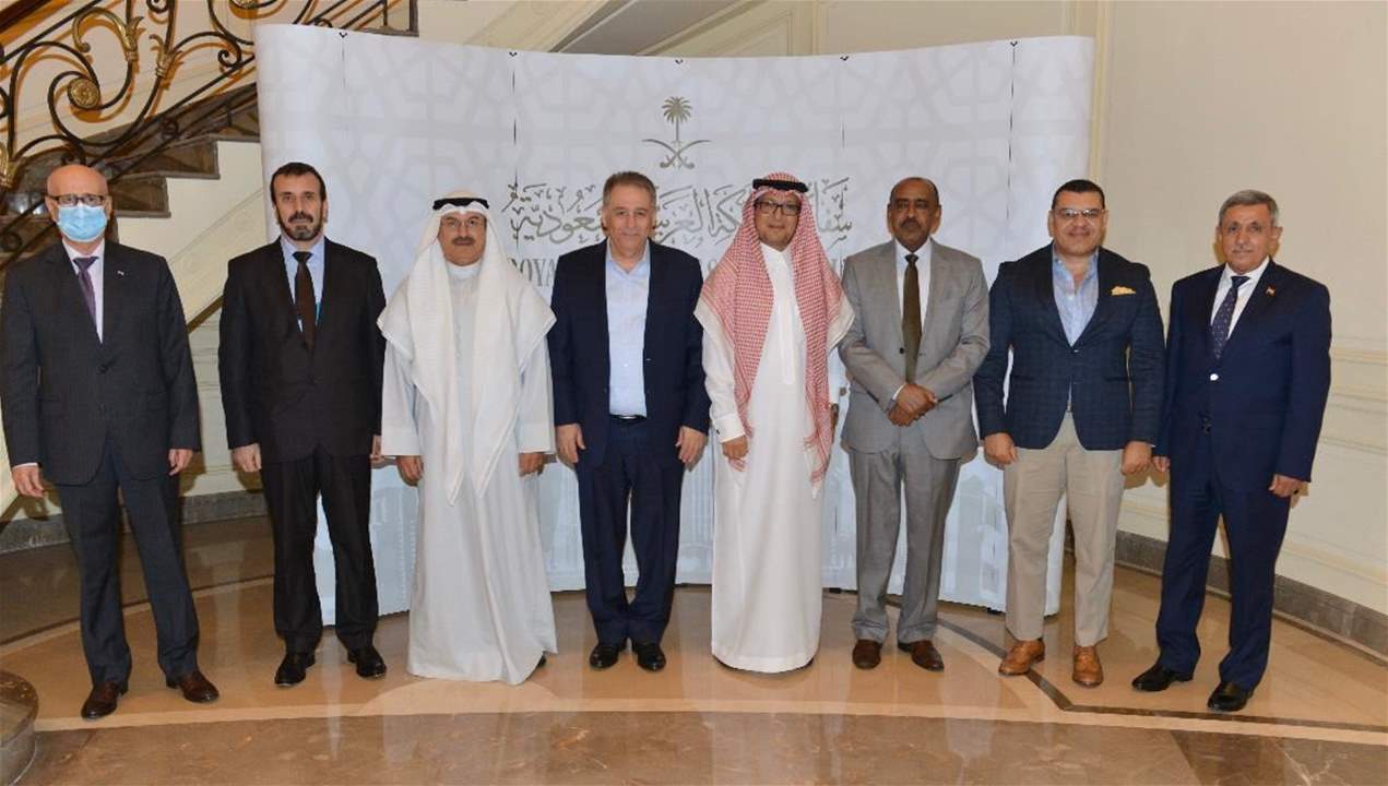سفير السعودية في لبنان يقيم مأدبة عشاء للسفراء العرب بمناسبة حلول عيد الأضحى  