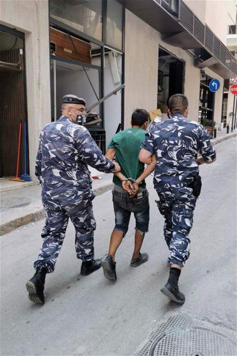 بالصور-  توقيف 12 مشتبهاً بهم في عمليات سرقة في الأماكن التي تضرّرت جرّاء انفجار مرفأ بيروت