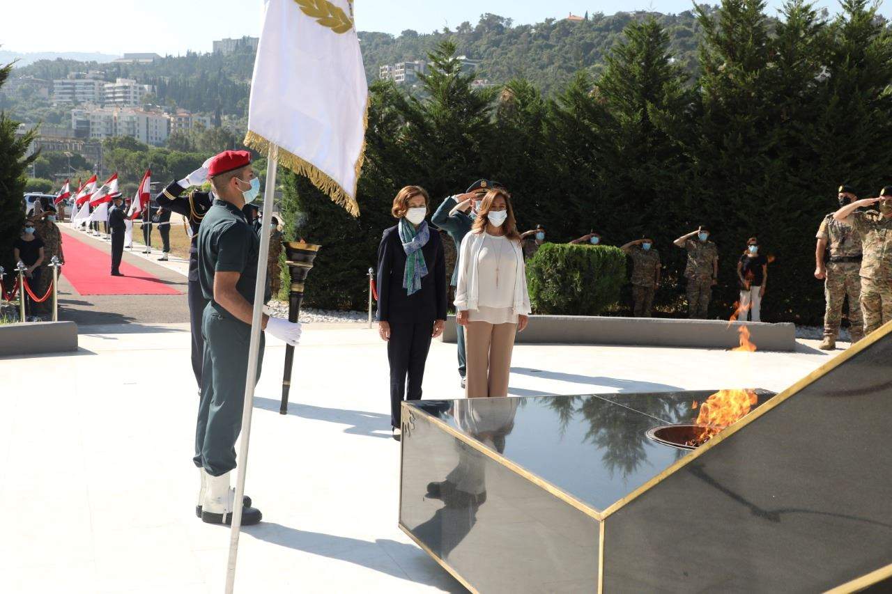  عكر تلتقي وزيرة الجيوش الفرنسية فلورانس بارلي