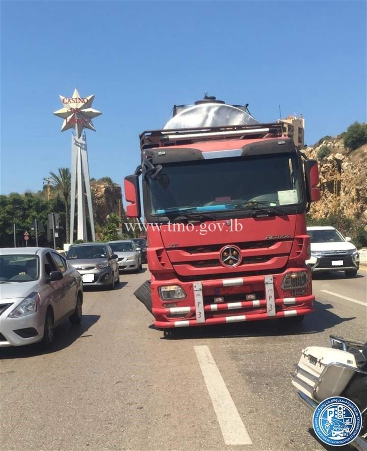 التحكم المروري: تعطل شاحنة على أوتوستراد كازينو لبنان باتجاه جونية وحركة المرور كثيفة في المحلة