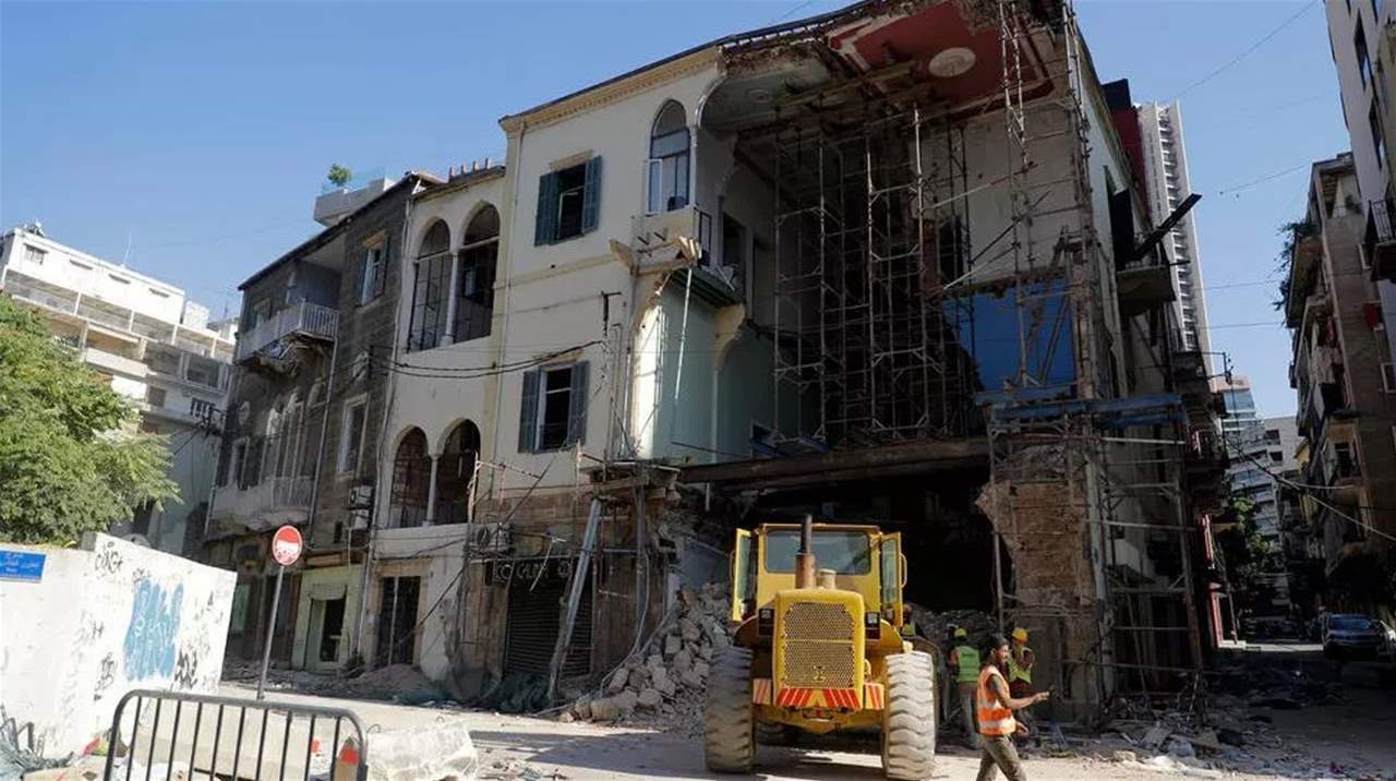 "سماسرة غربان" يحومون فوق أحياء بيروت المنكوبة