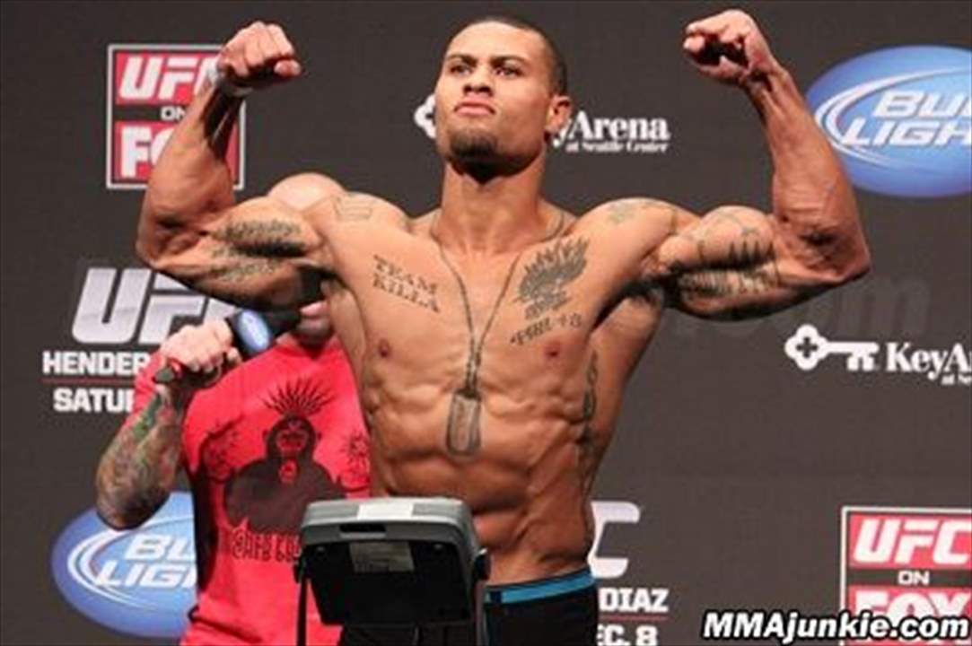 اعتقال بطل الـ UFC وإدانته ووضعه تحت المراقبة لأسباب أخلاقية