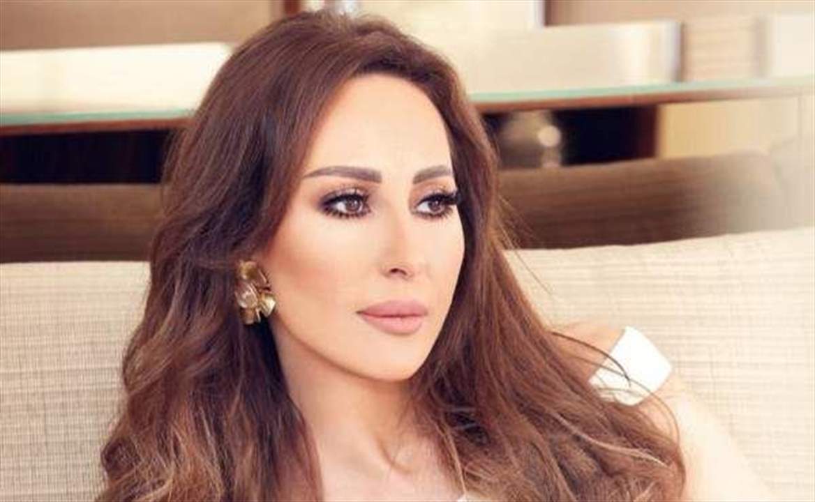 ورد الخال تكشف عن صورة بالأبيض والأسود من طفولتها مع يوسف الخال 