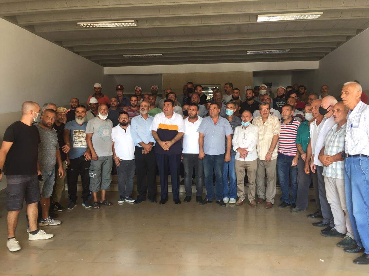 مراسل "الجديد" في طرابلس: وقفة احتجاجية  للعمال المياومين في بلدية المينا احتجاجاً على عدم دفع رواتبهم لأكثر من أربعة أشهر