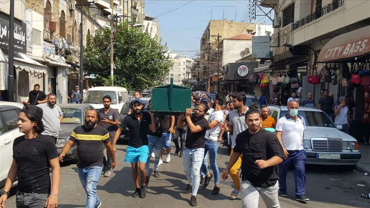 طرابلس شيعت طفلي "قارب الموت"