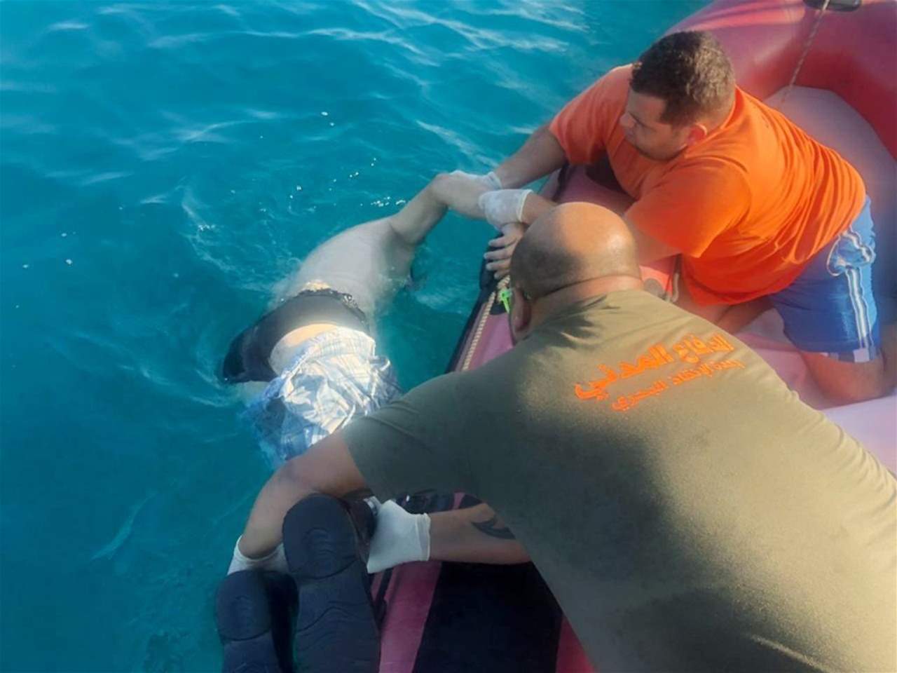 إنتشال جثة تعود لشخص سوري  مقابل شاطىء البوار...