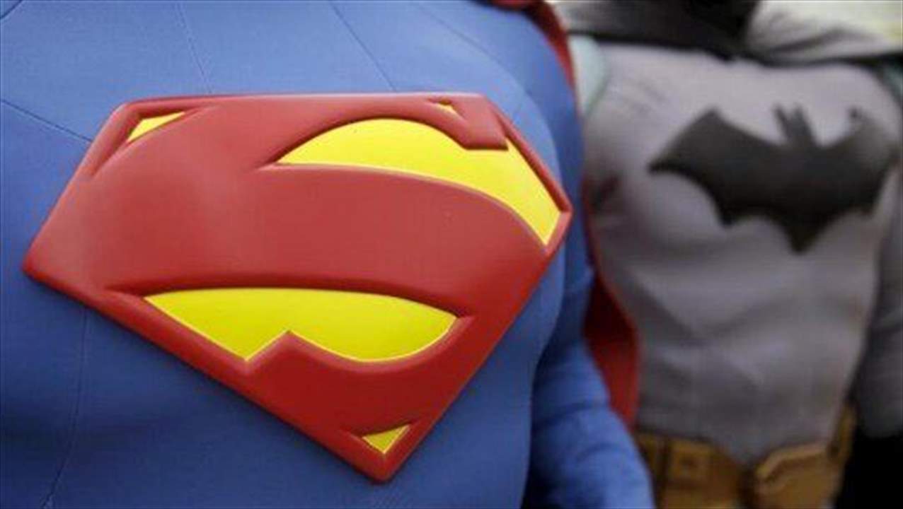 ترامب خطّط للظهور بقميص "سوبرمان" عند خروجه من المستشفى!