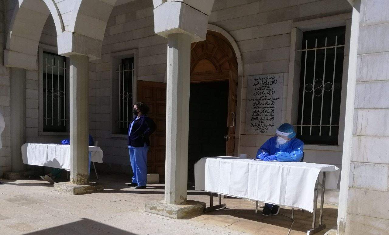 الاعتداء على طبيب في مستشفى قرطبا ...السبب كمامة!