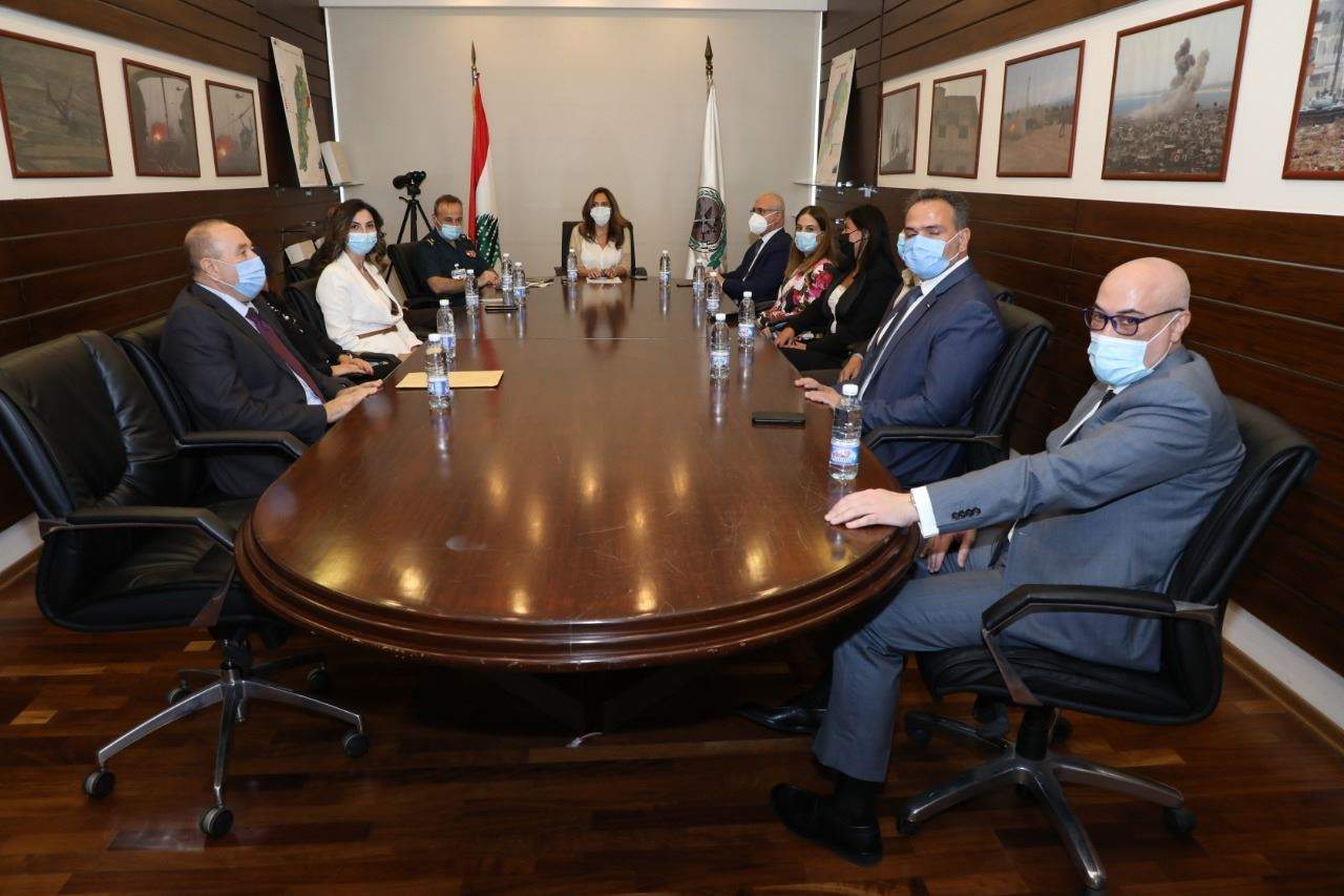 إجتماع في وزارة الدفاع حول إكتظاظ السجون في لبنان 