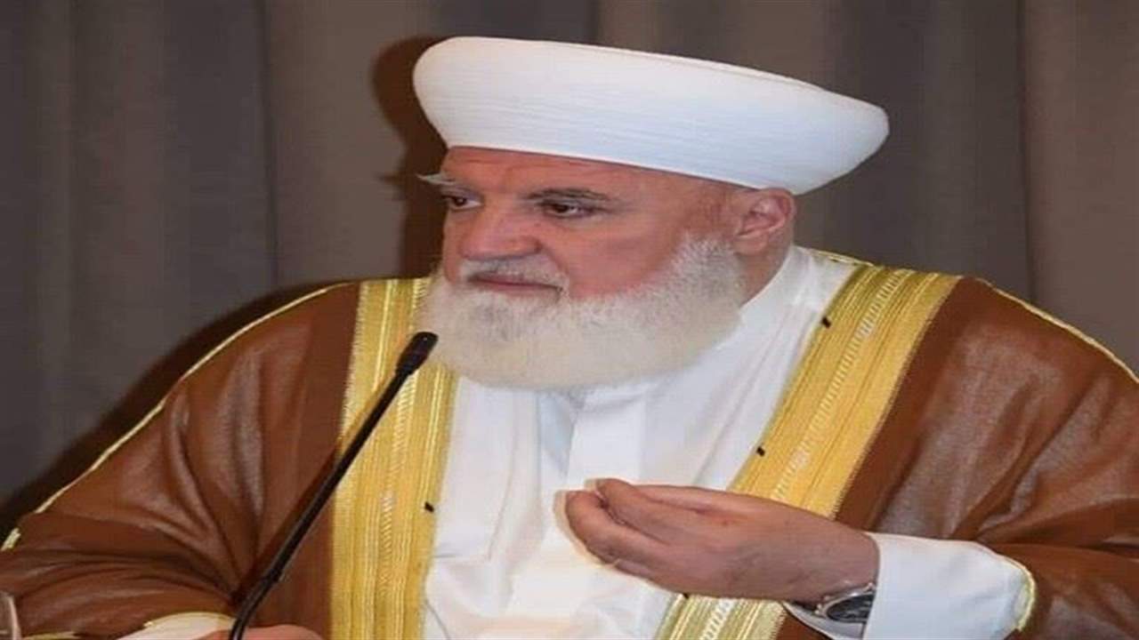  مقتل مفتي دمشق وريفها بانفجار عبوة استهدفت سيارته في مدينة قدسيا