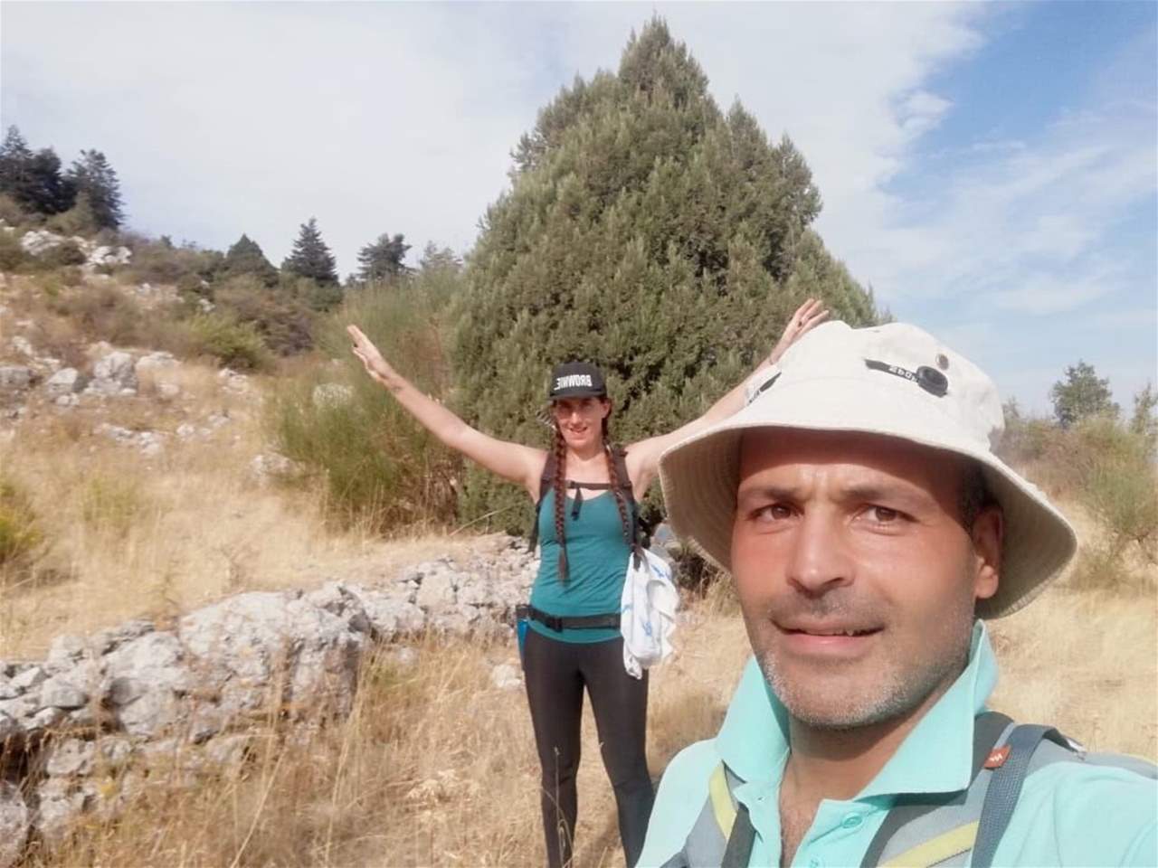 شابة هولندية على درب الجبل لترميم 3 منازل دمرت في انفجار مرفأ بيروت...