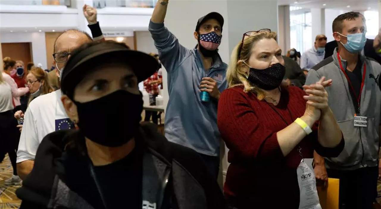 نتائج فرز الأصوات حتى الآن في أربع ولايات أميركية حاسمة