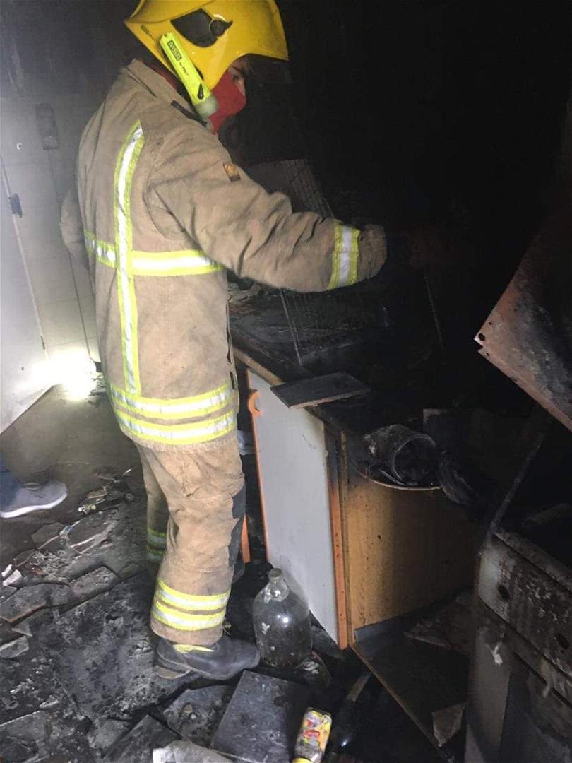 إخماد حريق داخل شقة في ساحل علما