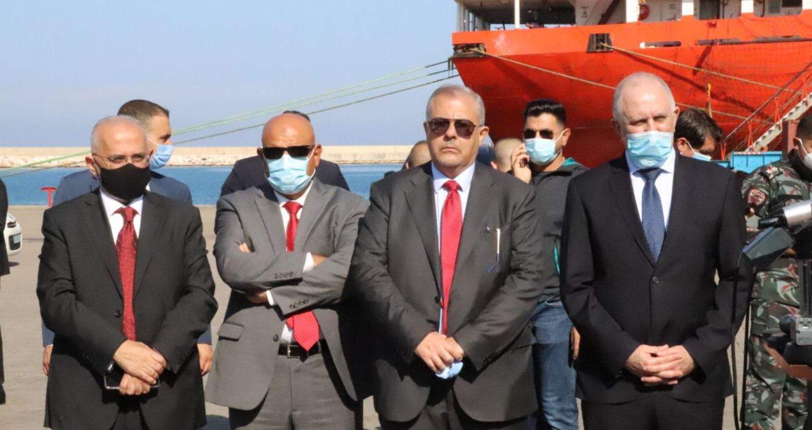 محافظ بيروت تفقد نقطة تمركز فوج الاطفاء في مرفأ بيروت واطلع على اوضاعهم