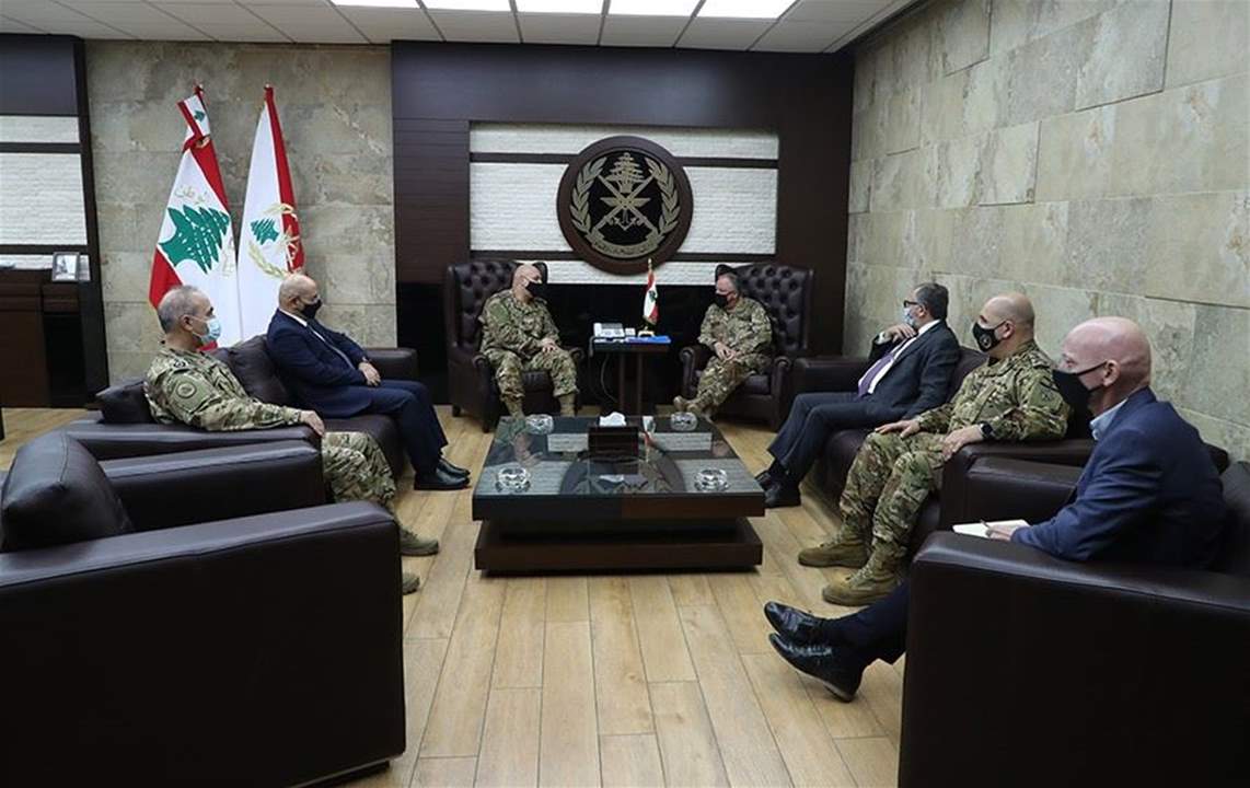  قائد الجيش عرض مع ديل كول الأوضاع في المنطقة الحدودية الجنوبية