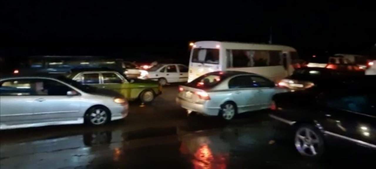 مواطنون محتجزون داخل سياراتهم في طرابلس ناشدوا وزير الداخلية..