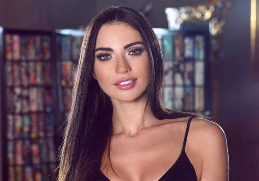 داليدا خليل بإطلالة ملكية في مهرجان القاهرة السينمائي