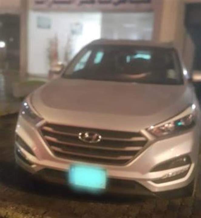 تأكّدوا من صفة الشخص قبل تسليمه سيارتكم لركنها... انتحل شخصية "فاليه باركينغ" وسرق سيارتَين