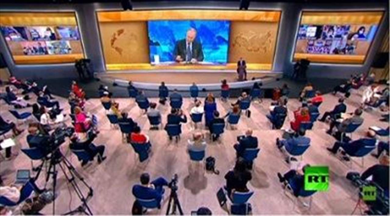 الرئيس بوتين لإعلاميّة: هل شاهدتِ فيديو دزيوبا؟ .. أنا لم أفعل  