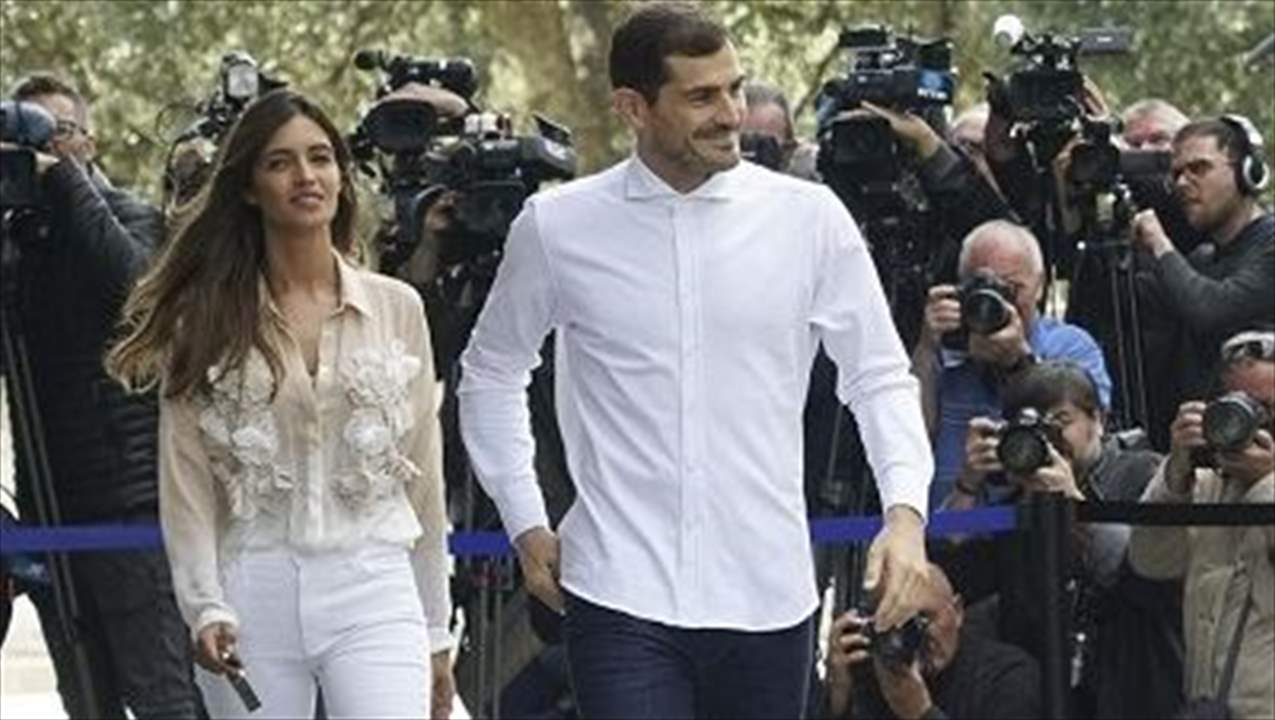 هل انتهى الزواج الشهير بين الحارس الأسطوري وسارة؟