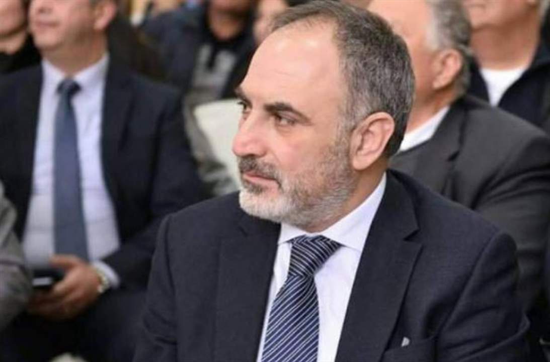 أسود: العهر السياسي في أبهى حلله 