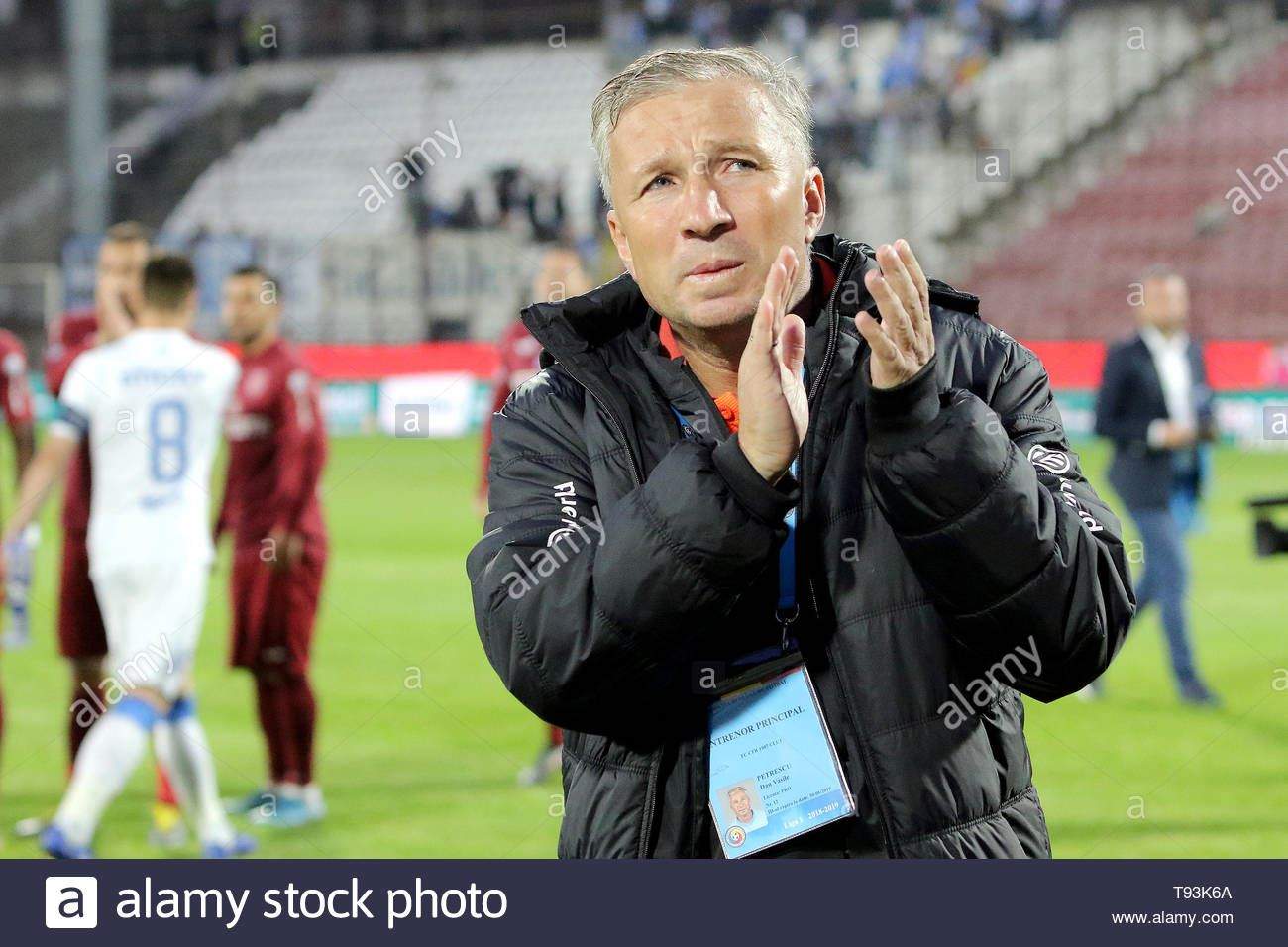 الروماني بيتريسكو الأقرب لخلافة فيتوريا في النصر السعودي