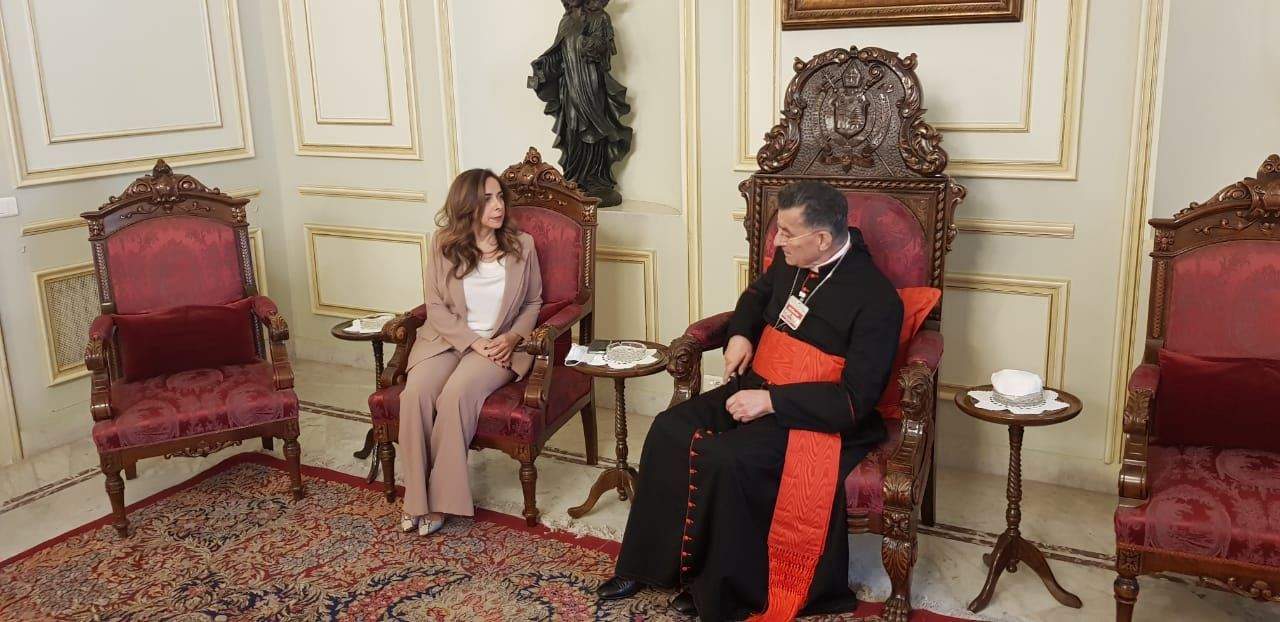 عكر زارت بكركي ومستشفى الكرنتينا وترأست اجتماعا في وزارة الدفاع بحث في الاجراءات خلال فترة الاعياد