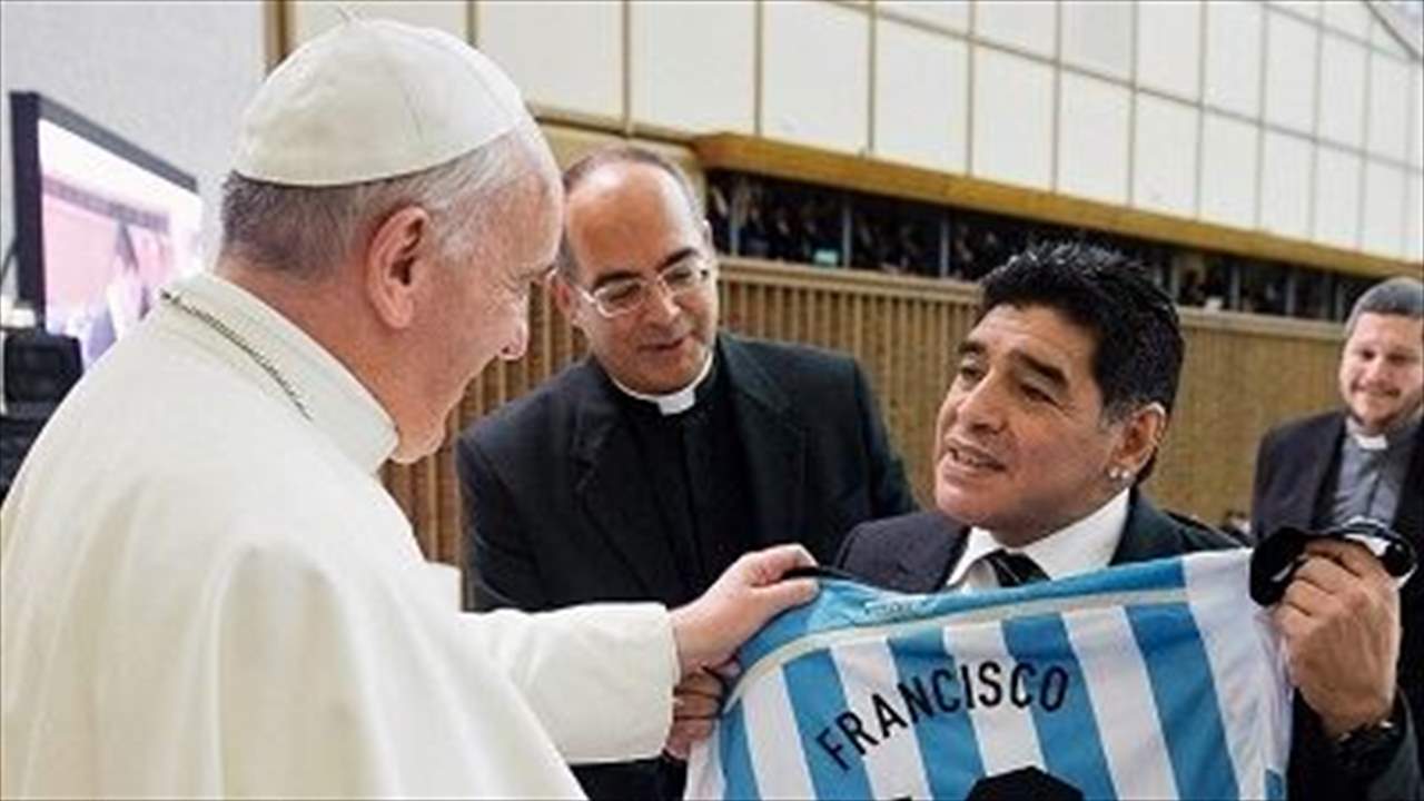 البابا عن مارادونا: كان شاعراً ورجلاً هشّاً .. ساعد المحتاجين وأسعد الملايين